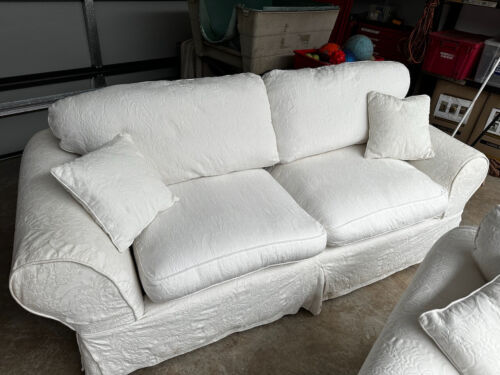 3 Piece Lounge Suite, one 3 seater sofa and two 2.5 seat sofas - Picture 1 of 3