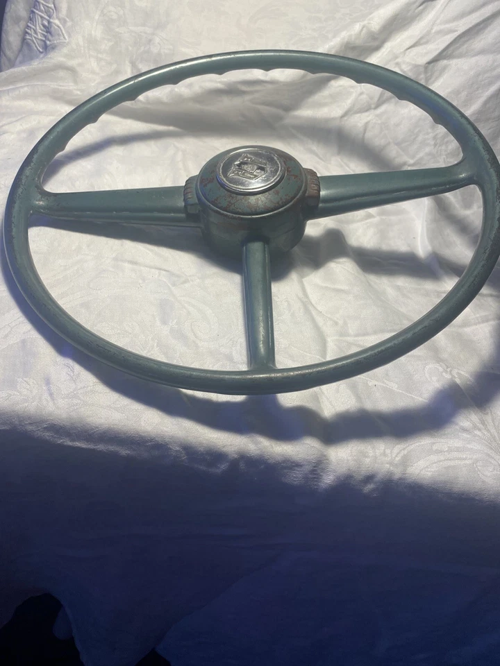 Volante Plymouth Belvedere Cambridge Suburban 1953 con botón de bocina Foto 2 de 4