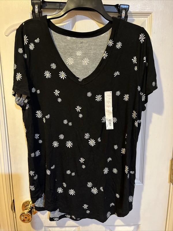 So V Neck Large Top Women’s Black W/ White Flowers NWT