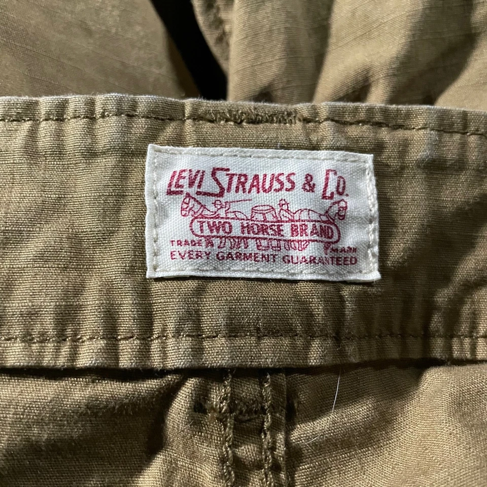 Levis 502 Taper Fit Hybrid Cargo Pants Mens Size 31x32 Brown Utility Cotton FLAW - Image 3 of 4