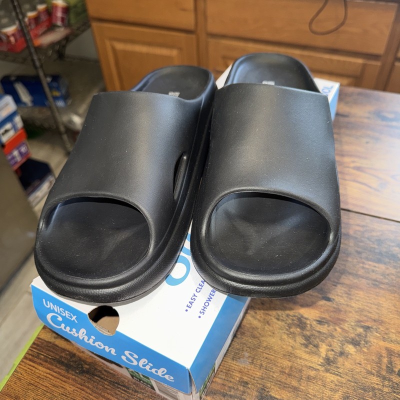 32 degrees cool cushion slides Men’s Size 9-10