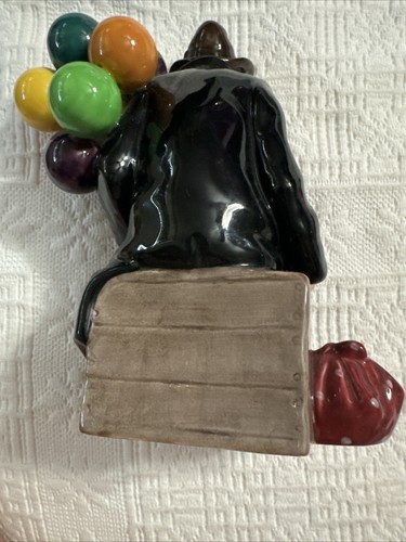 Vintage THE BALLOON MAN Royal Doulton Figurine H.N.1954 Early Mark England - Picture 6 of 7