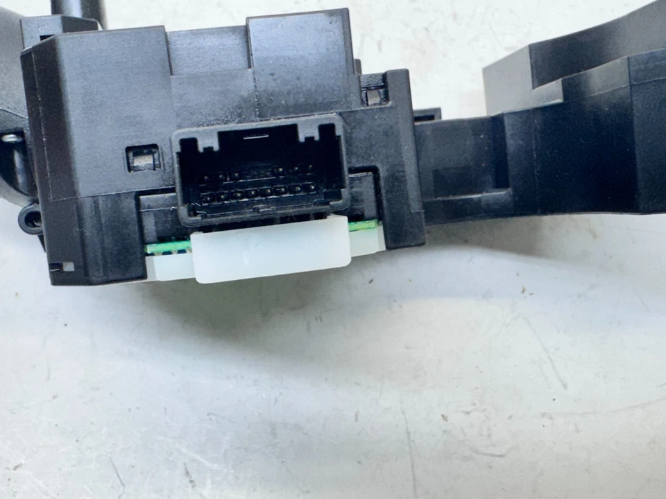 Interruptor de control de intermitente e limpiaparabrisas Nissan NV1500 NV2500 NV3500 2012-2021 OEM Foto 4 de 4