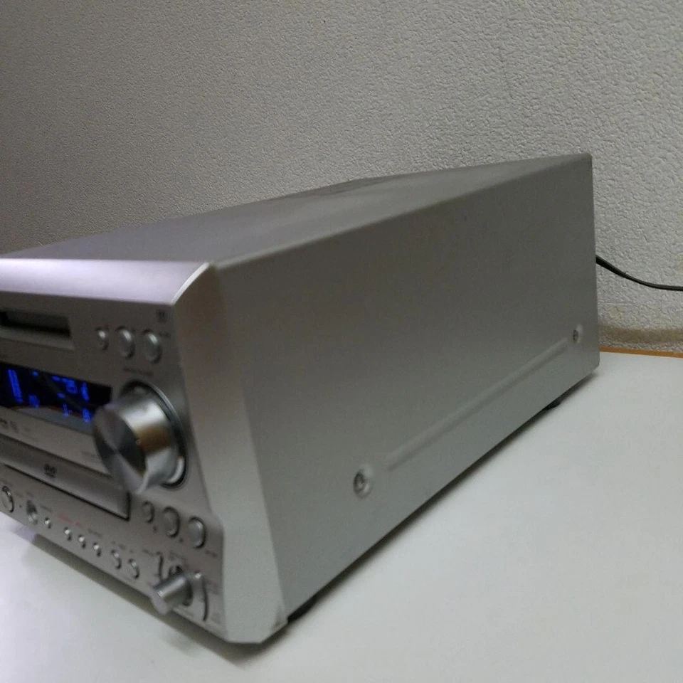 ONKYO FR-7GX CD MD Mini Stereo Component System - Image 4 of 4