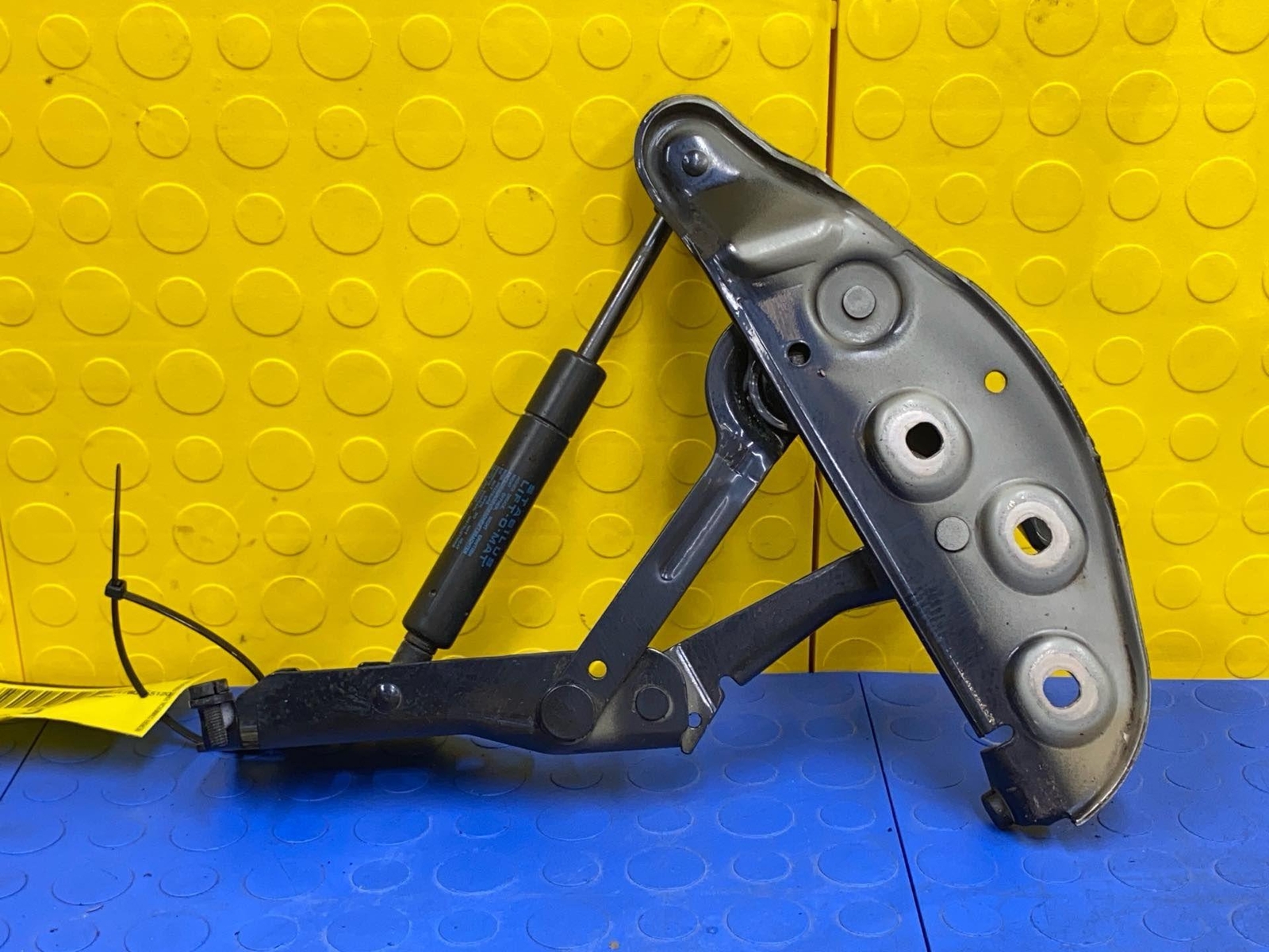 04 05 06 07 08 BENTLEY Continental GT Right Hood Hinge OEM 3W0823302B
