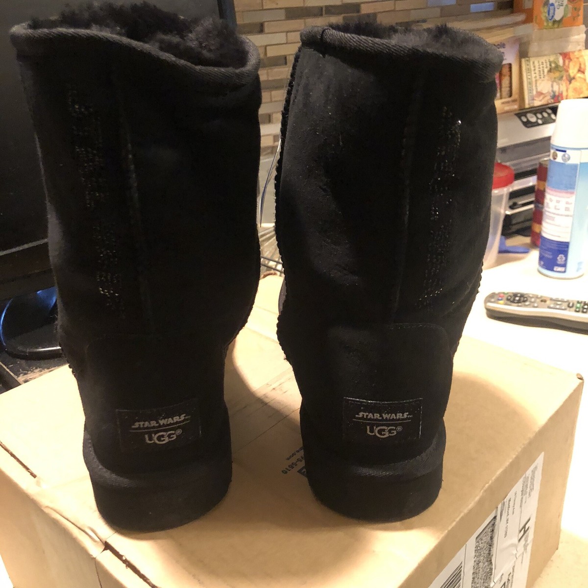 NEW UGG Australia Star Wars Darth Vader Swarovski Crystal sz 10