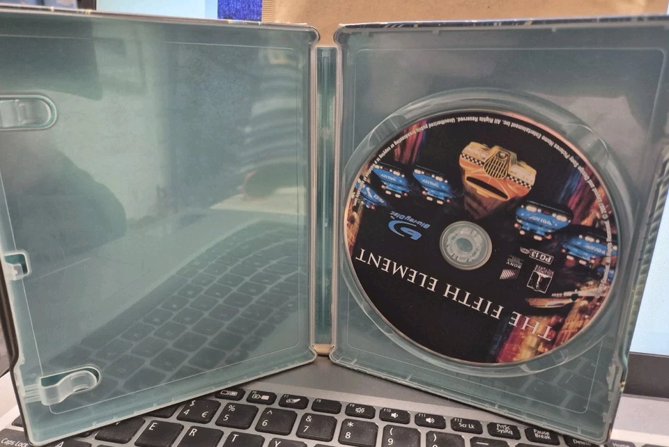 The Fifth Element [SteelBook] (Blu-ray, 1997) Bought New In The US Watched Once - Image 3 of 3