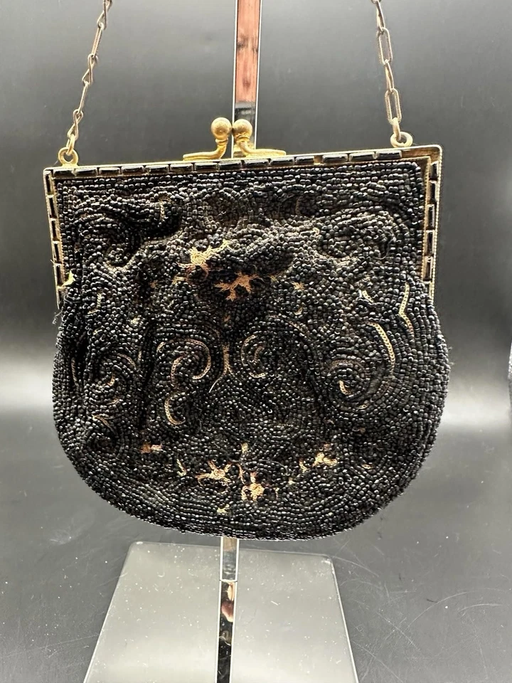 Antiguo Bolso Victoriano Micro Vidrio Cuentas Tono Negro y Dorado Motivo Flor Foto 2 de 4