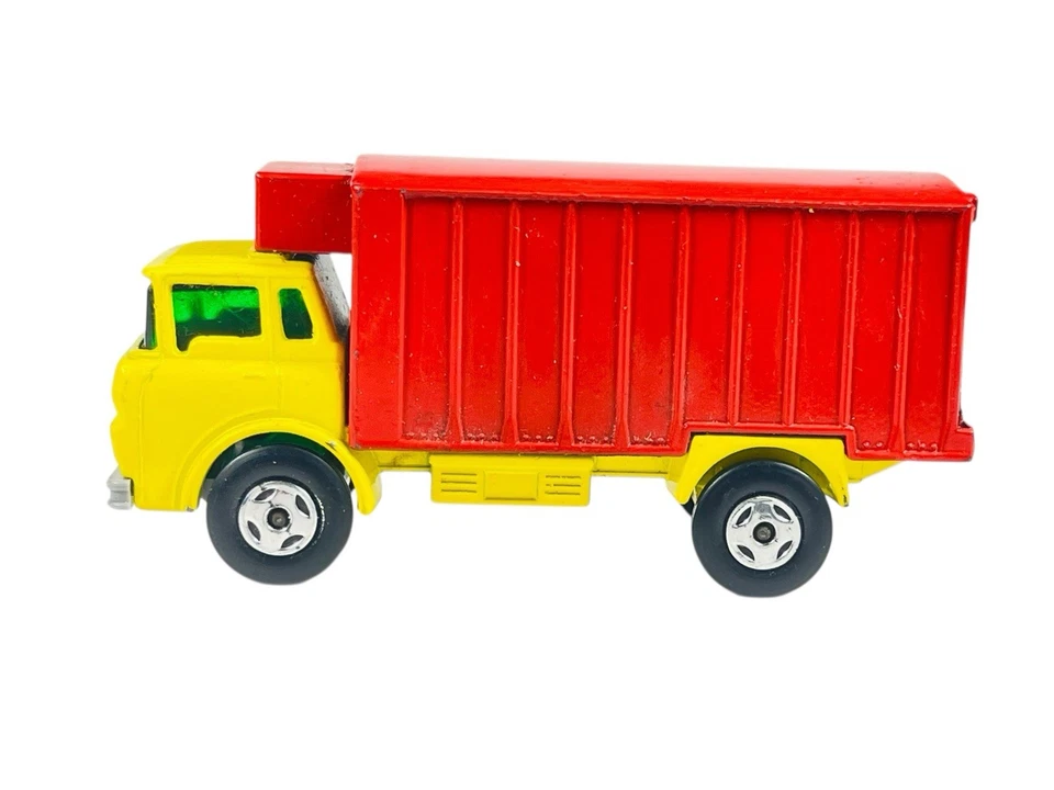 Matchbox Lesney Superfast MB44 Refrigerator Truck w/G Style Box - Image 2 of 4