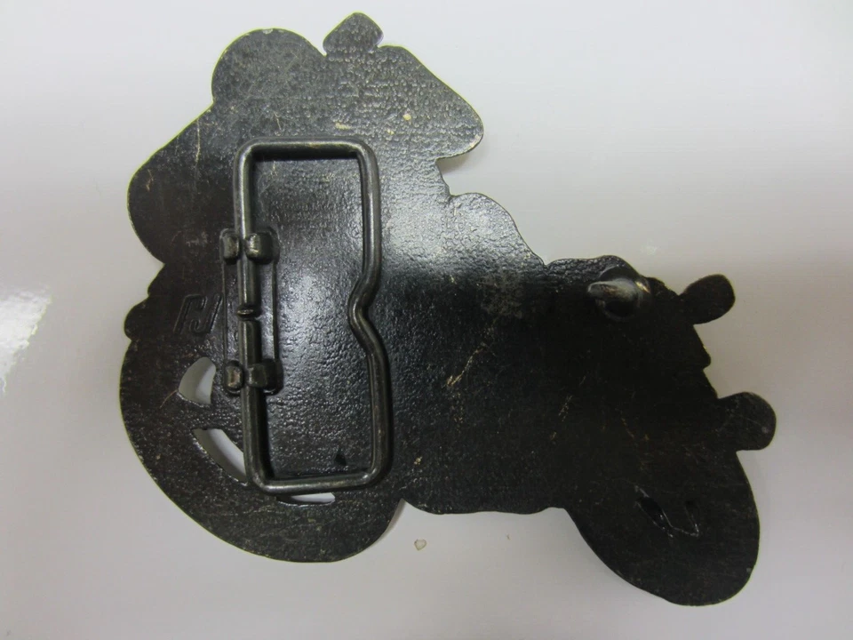 Motocicleta de metal vintage con hebilla de cinturón de piloto Foto 2 de 2