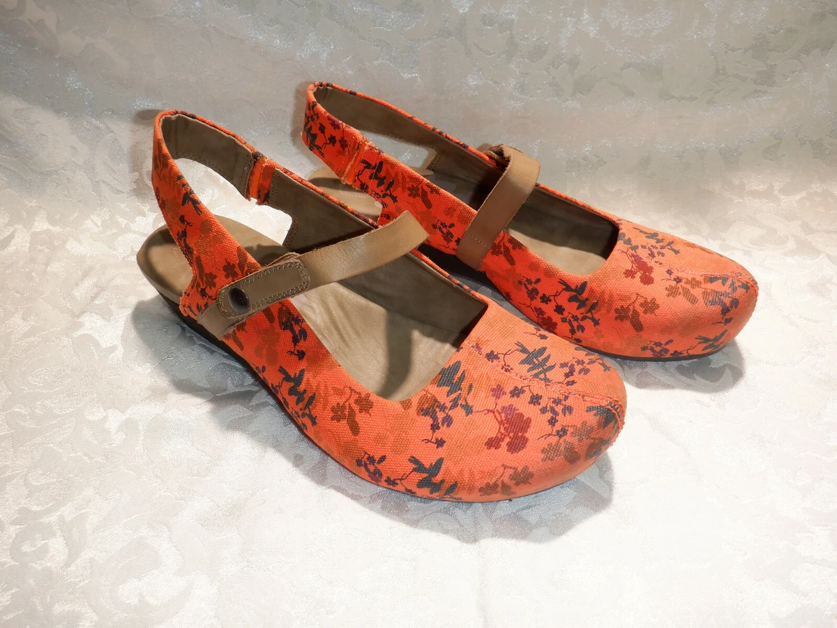 OTBT Woodland Mary Jane Women s Springfield Closed Toe Wedges