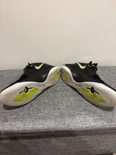 Nike Kyrie Flytrap 3 Basketball Shoes Black Volt Size 11 Great Condition - Picture 10 of 11