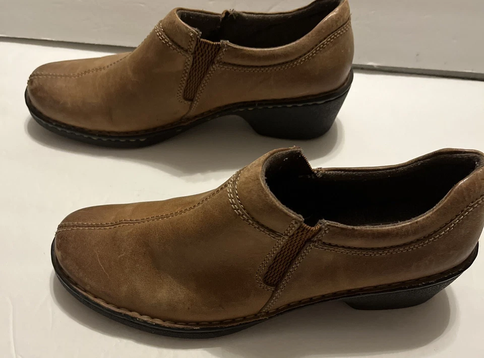 Eastland Amore Loafer Brown Leather Slip-On Wedge Heel Womens Size 9 1/2 W - Image 2 of 4