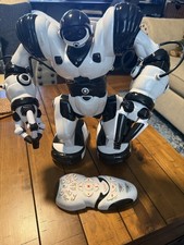 VTG WowWee Robosapien Humanoid Toy Robot 14" 2004 With Remote Control