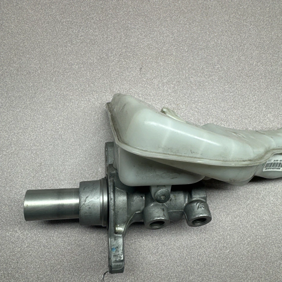 2019-2024 FORD EDGE BRAKE MASTER CYLINDER W/RESERVOIR TANK OEM GCV9A2K478 - Image 2 of 4