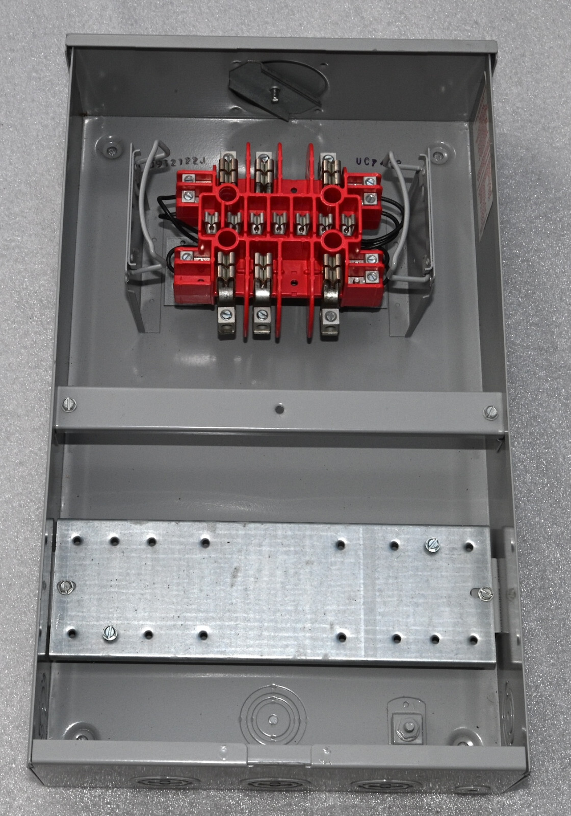 Milbank NEW Ringless Meter Socket Base Panel 3 Phase 600v UC7449-XL