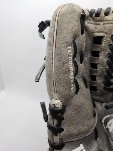 Wilson Baseball Glove ( A360 ) 11" AO3RB15 Right Hand Throw - Picture 4 of 5