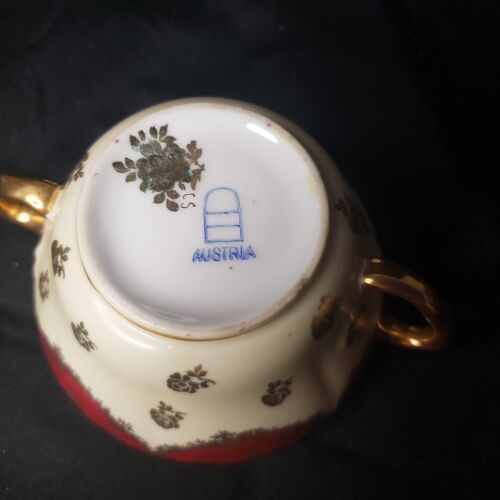 Antique Royal Vienna Double Handle Tea Cup Bouillon Beehive Victoria Austria ? - Picture 3 of 5