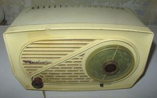 Vintage Radiola RAI 25u Bakelite Radio UNTESTED FOR PARTS FREE CHARGE