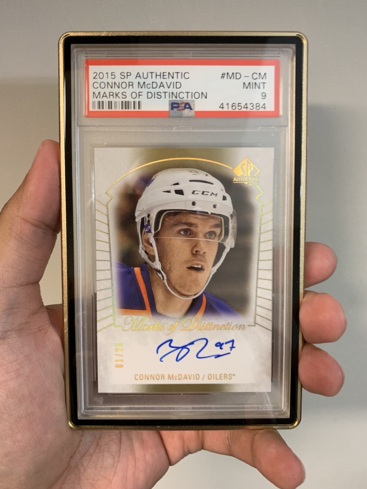 2015 Upper Deck SP Authentic Marks Of Distinction Auto /25 Connor Mcdavid PSA 9 view 1