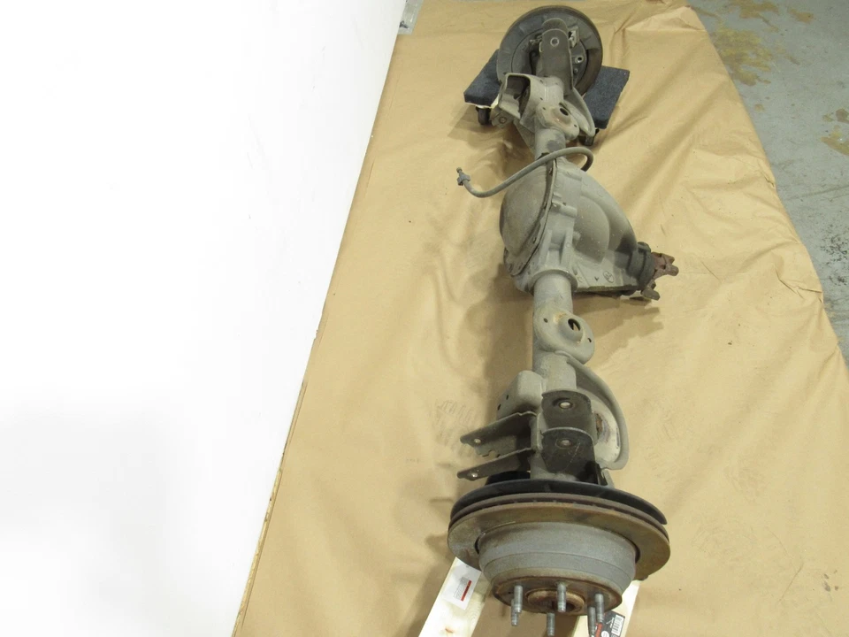 03-06 Chevrolet SSR LS 2005 Rear Axle Differential Suspension Assembly #9 - Image 4 of 4