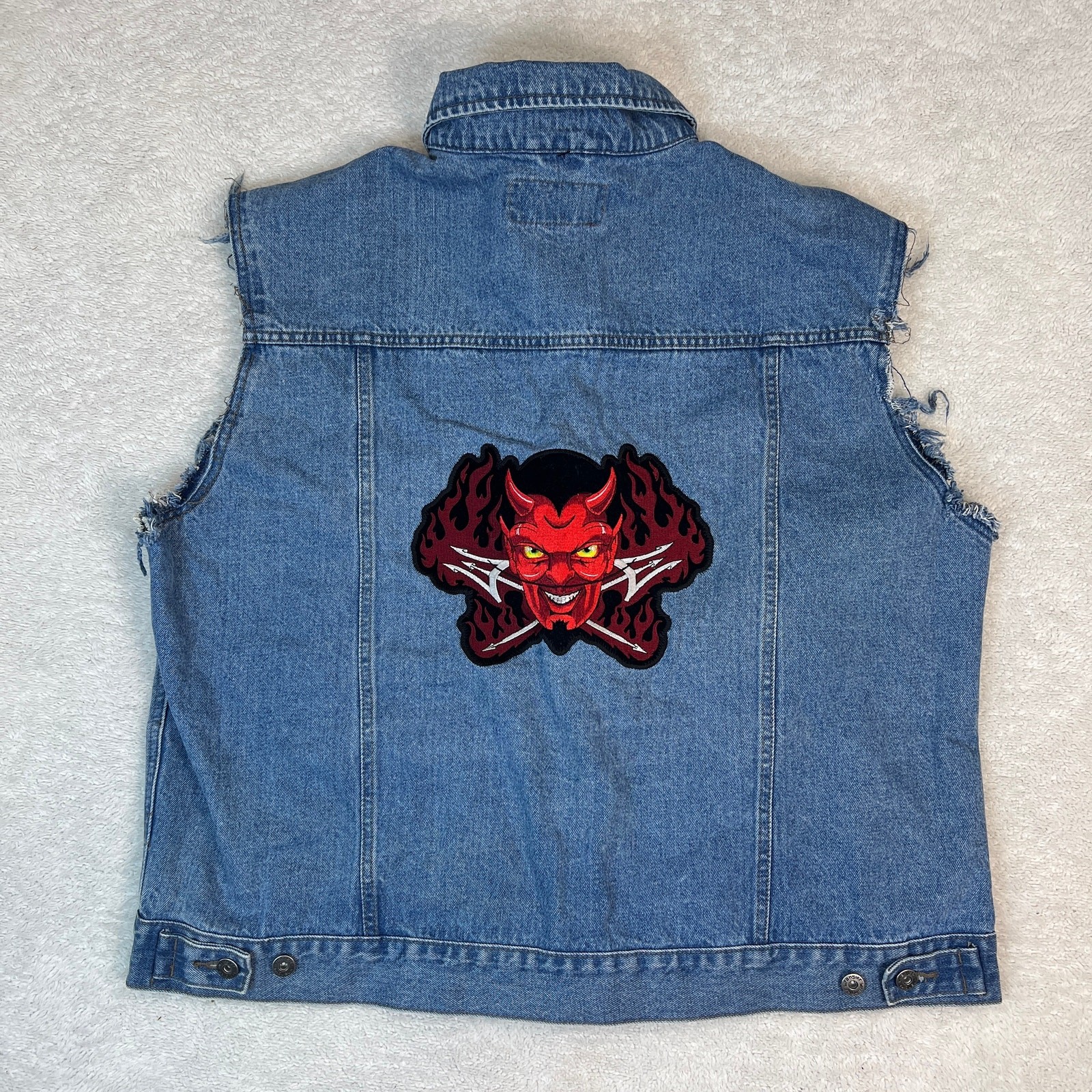 Mens Wrangler Hero Unique  Biker Denim Vest DEVIL FLAMES PATCH Texas 2XL Rare image 2