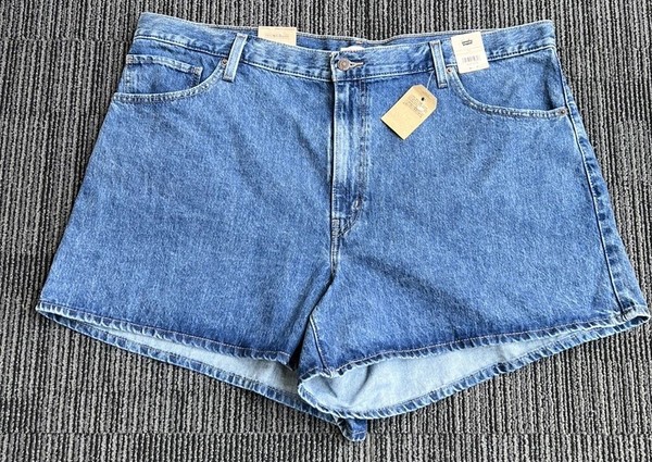 Levi’s Women’s 22W High Waisted Mom Denim Shorts 44” Waist Cotton New