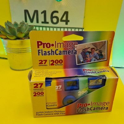 Pro Image Einweg Blitzkamera 27 Belichtungen 200 Geschwindigkeiten. Abgelaufen 2010. Refbj