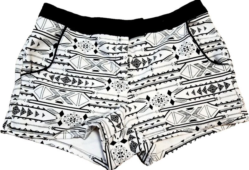 SHINESTAR white shorts- size M