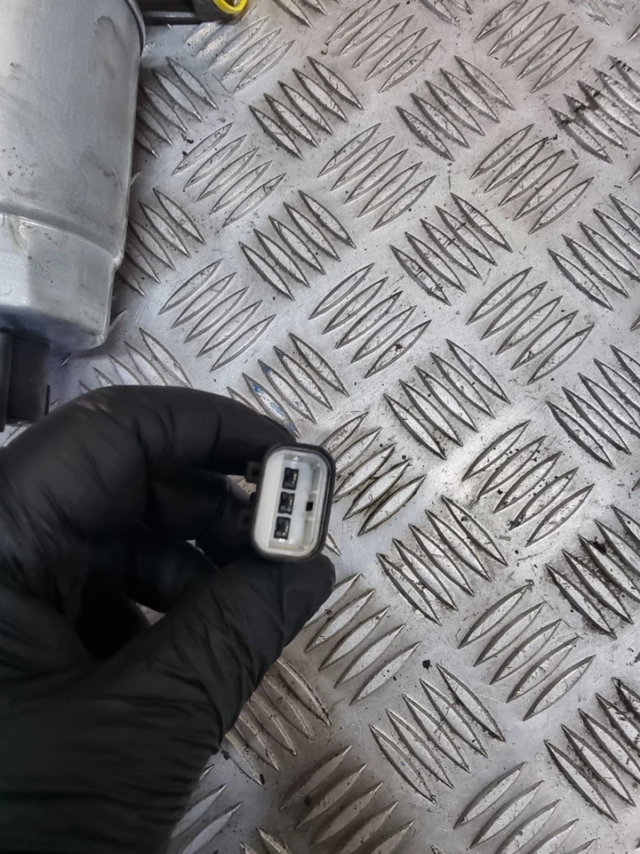 KIA SPORTAGE MK3 SL 2011-2014 1.7 CRDI FUEL FILTER HOUSING (2) - Imagem 2 de 4