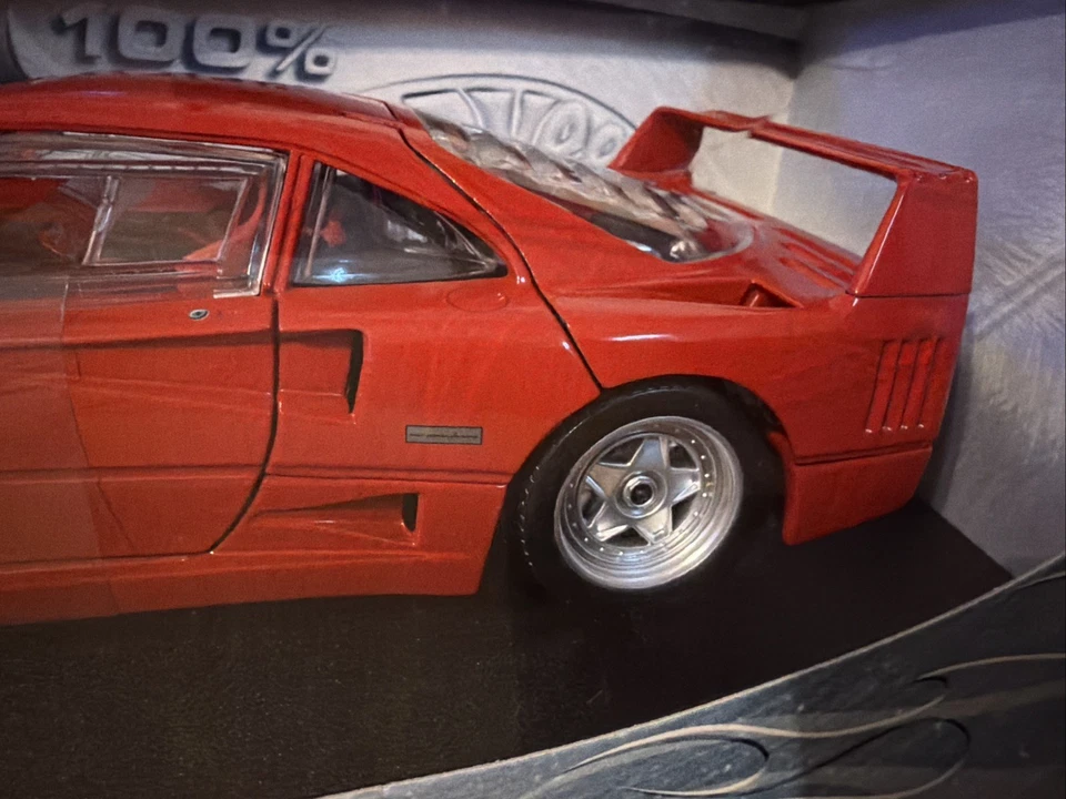 100% Hot Wheels Ferrari F40 1:18 Toy Vehicle Die cast Red Model  - Image 2 of 4