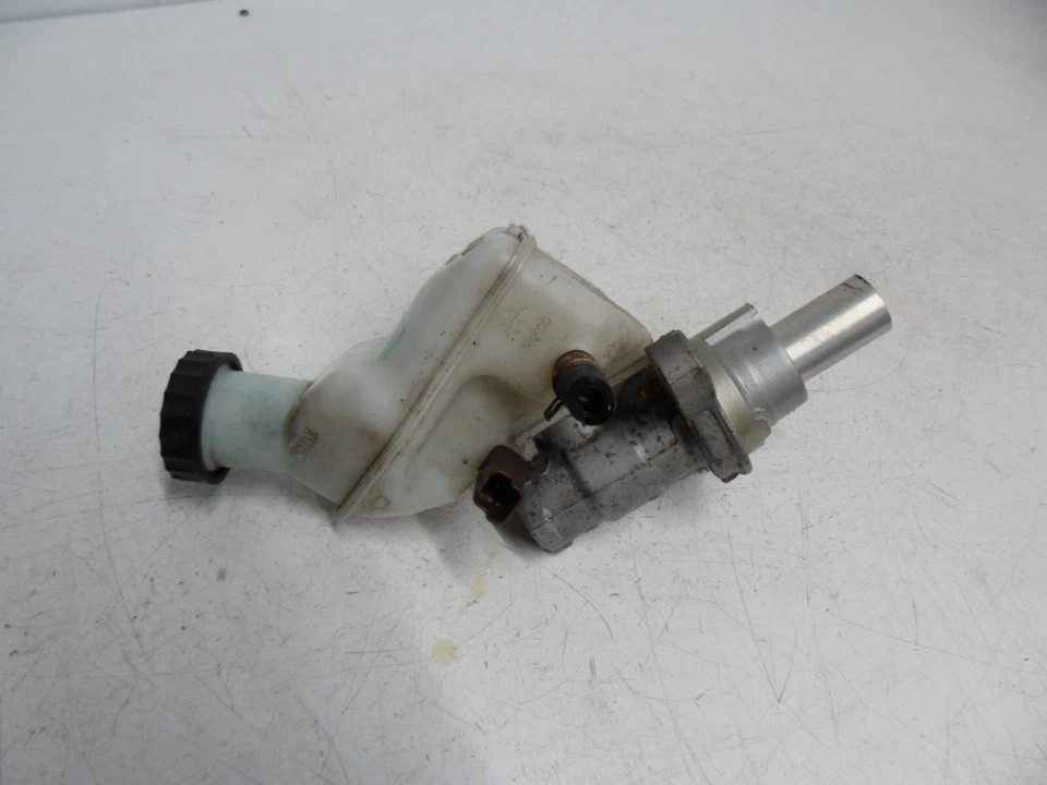 MG 6 MG6 GT 2012 1.8 TURBO BRAKE MASTER CYLINDER FLUID TANK BOTTLE RESERVOIR