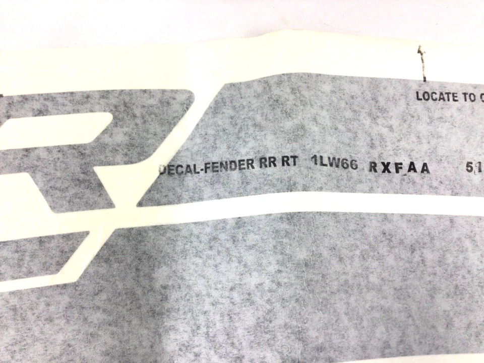 Dodge Challenger 2009-2014 trasero derecho cuarto panel clásico RT calcomanía lateral nuevo OEM Foto 3 de 4
