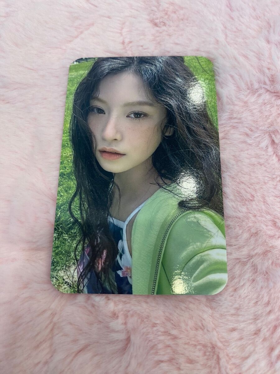 KIIIKIII UNCUT GEM 1ST EP ALBUM SOUNDWAVE OFFICIAL PHOTOCARD KIIIKIII UNCUT GEM 1ST EP ALBUM SOUNDWAVE OFFICIAL PHOTOCARD