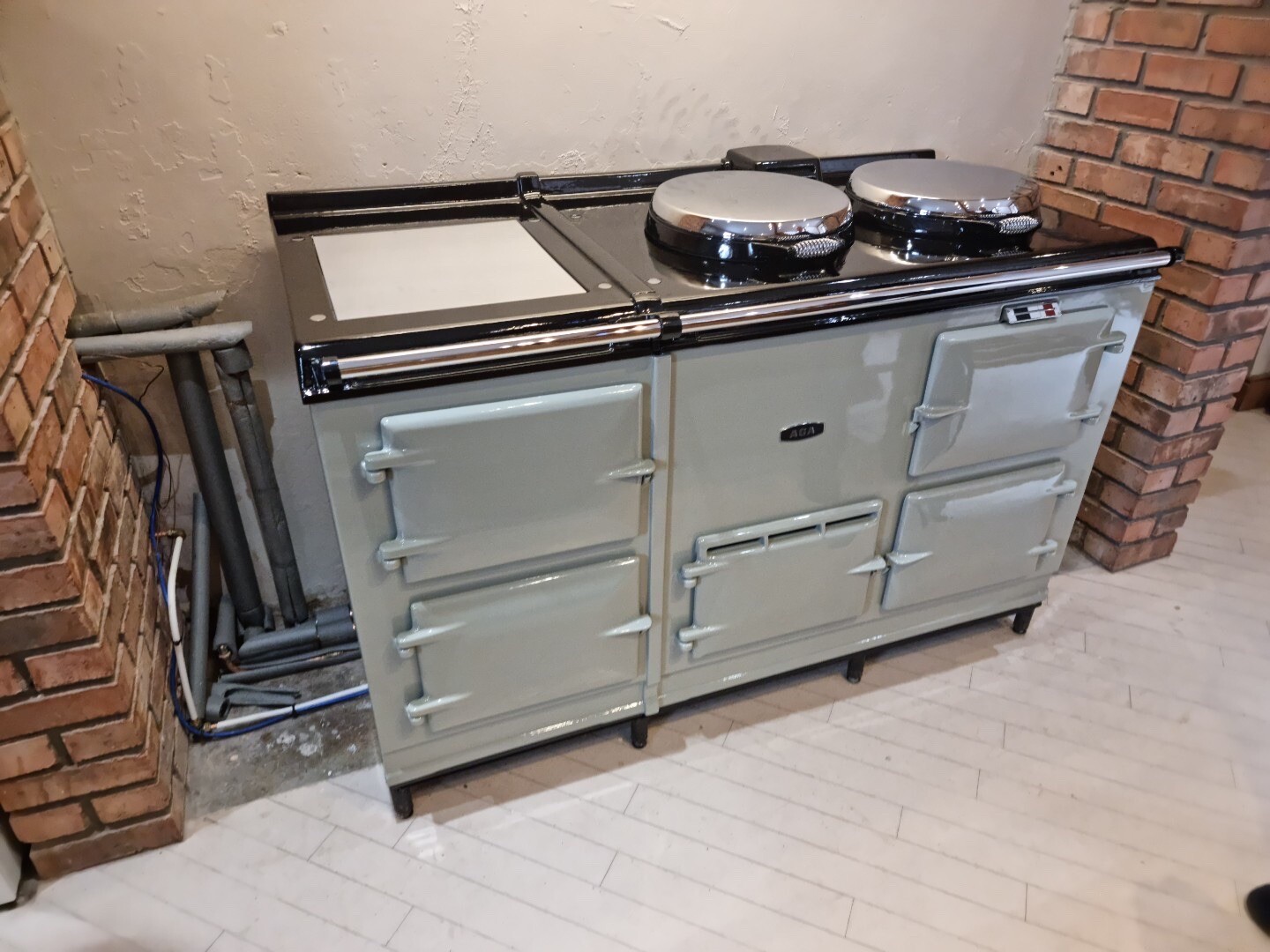 AGA COOKER 4 OVEN DELUXE ELECTRIKIT MODEL IN FRENCH GREY WITH LOW