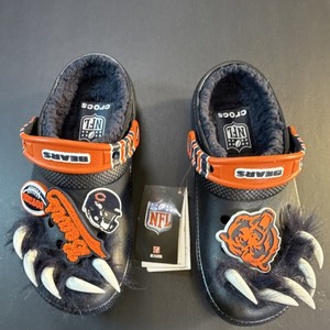 NFL Chicago Bears Crocs Size 10 mens/12 womens Crocs NFL Classic Chicago Bears Lined Clog | Dick main image 4