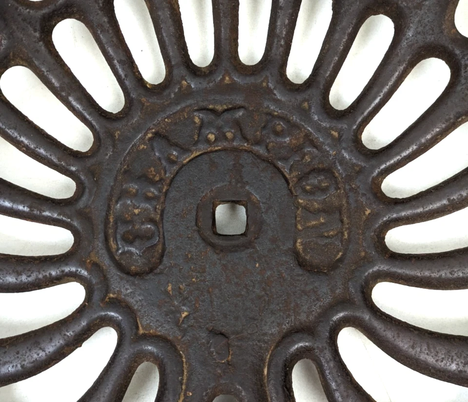 Implemento de asiento de tractor de hierro fundido vintage CHAMPION granja asientos de jardín antiguos Foto 3 de 4