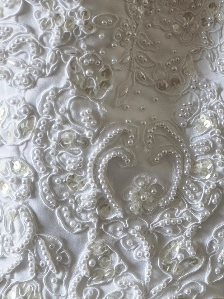 Wedding Dress.  Oleg Casini  84270.   Size 4 Plain Vail Included - Image 4 of 4