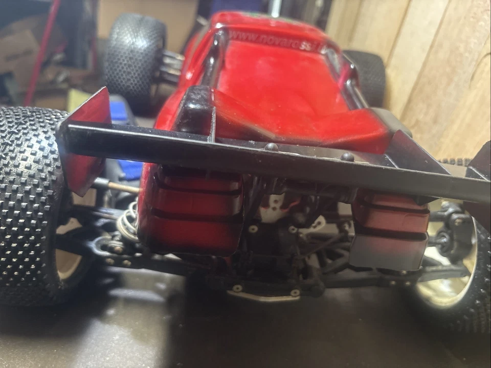 Team Losi TLR 8IGHT 2.0 1/8 4WD Nitro Truggy Mach 427 Motor Carro de Controle Remoto Rápido Bom - Imagem 2 de 4