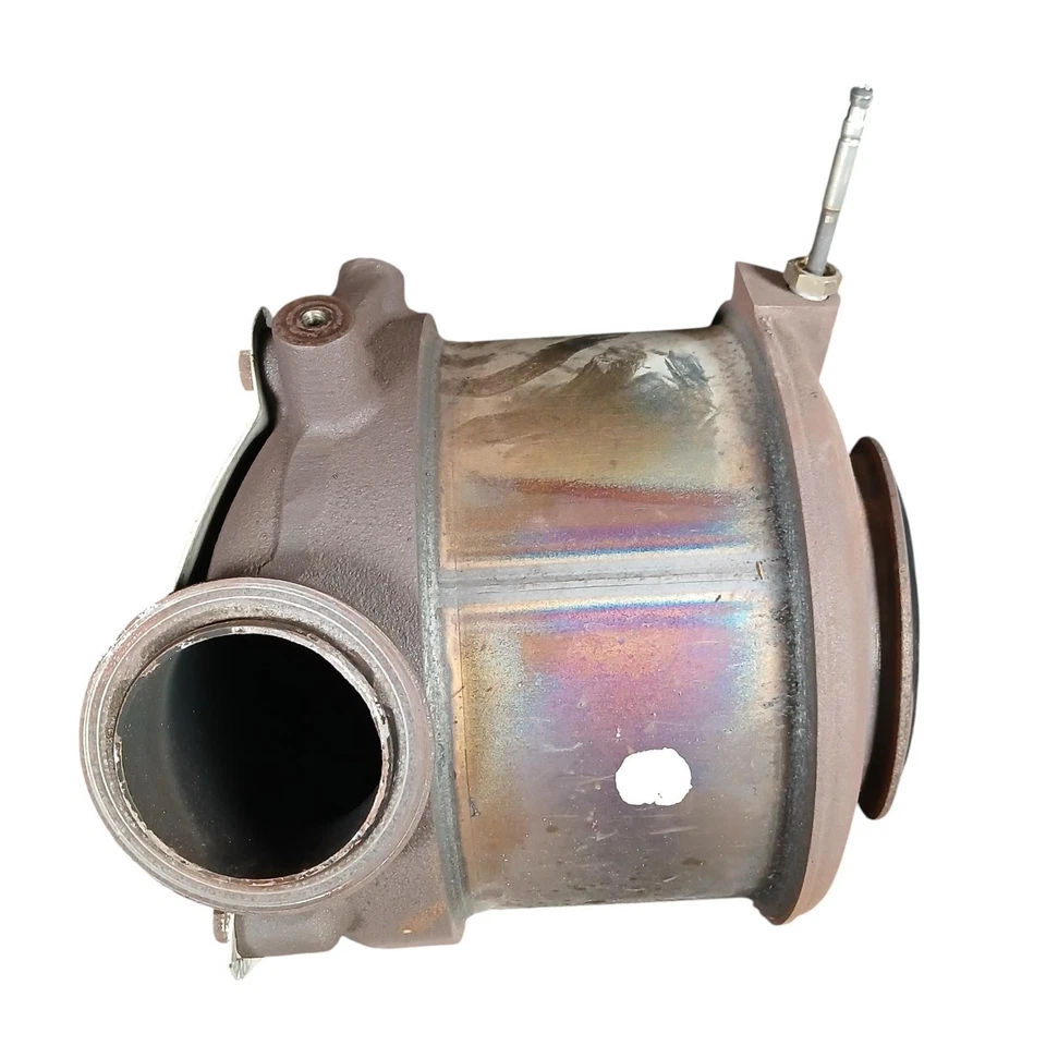 Convertidor catalítico Chevrolet Silverado 3500 Pickup 2022 6,6 L Foto 2 de 4