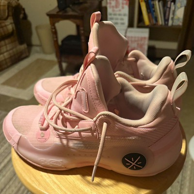 Nike Men s Way of Wade Cherry blossom