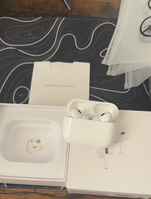 Apple AirPods Pro (2nd Gen) White In-Ear Earbuds w/ MagSafe USB-C Case ANC