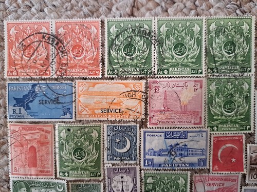 46 X Vintage Pakistan/Afghanistan Used Stamps In Good Condition - Picture 2 of 6