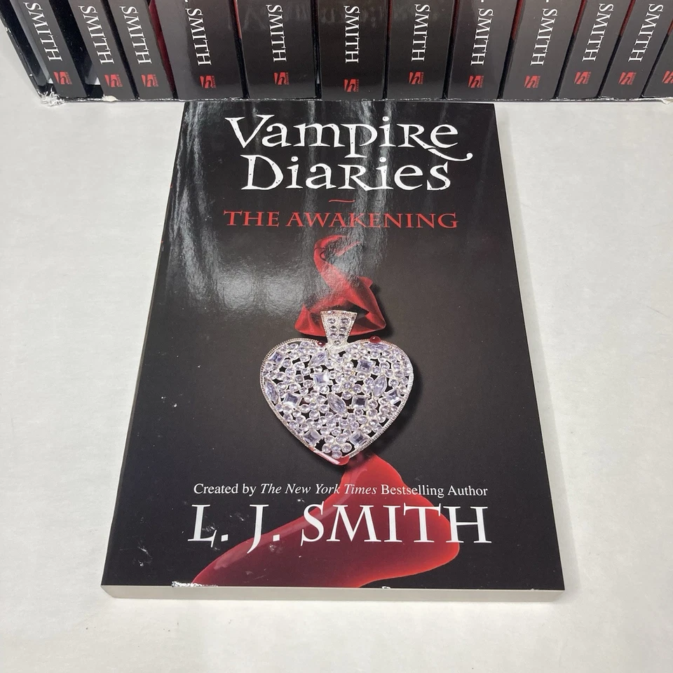 L. J. Smith Vampire Diaries Series Complete Collection Books 1-13 TPB NEW Foto 4 de 4