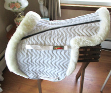 FLEECEWORKS SHEEPSKIN FULL ENGLISH SADDLE PAD 16' X 36'' INSIDE EDGES