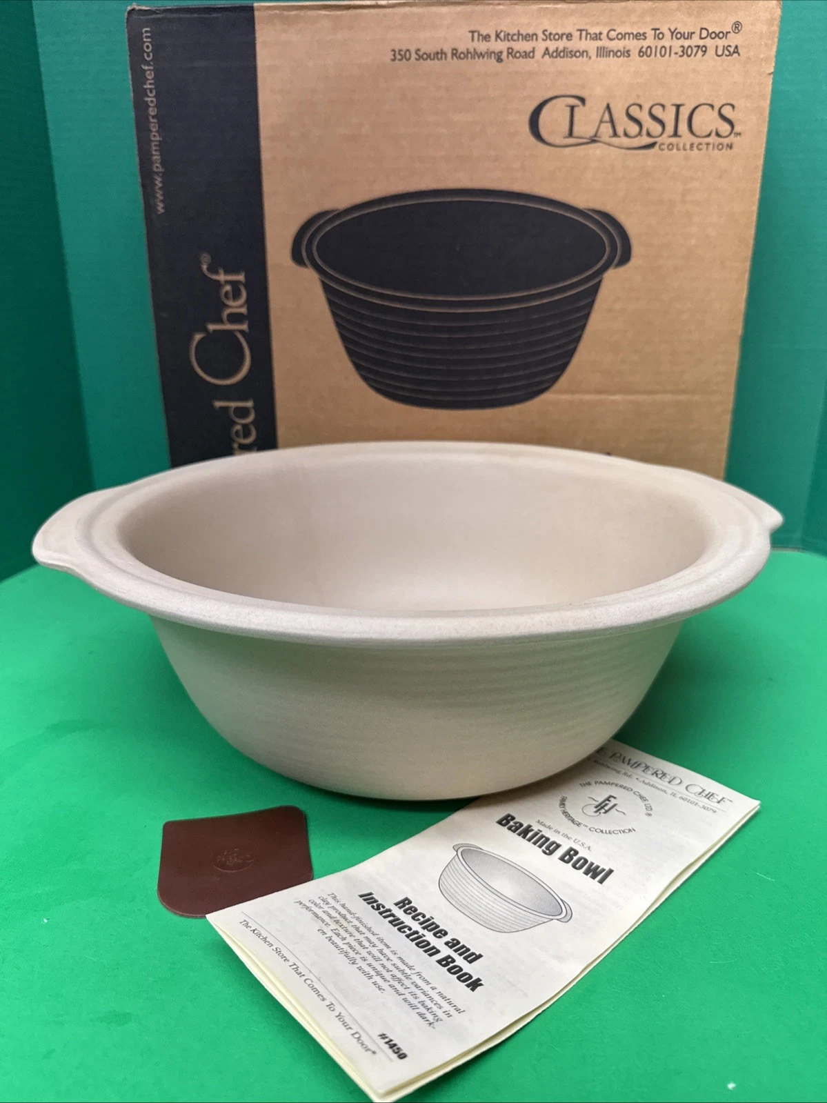 Pampered Chef Stoneware Baking Bowl Stone #1450 Family Heritage Collection 12"