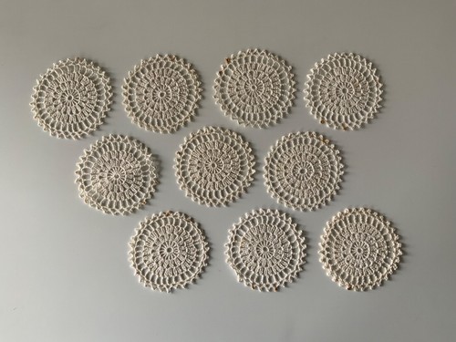 Untersetzer gestrickt 10 Stck. Spitzendeckchen 10 Stck. (Strick 3)