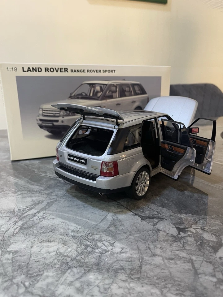 AUTO ART MILLENNIUM LAND ROVER RANGE ROVER SPORT 1:18 - Image 4 of 4