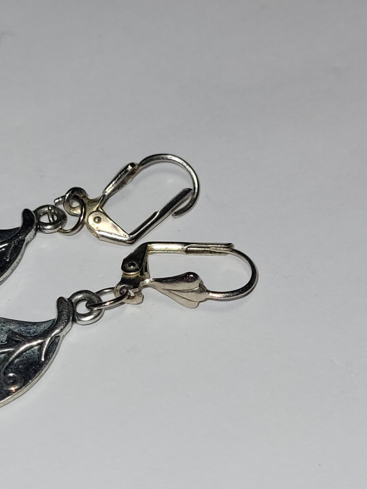 Silvertone Leaf Dangle Leverback Statement Earrin… - image 11