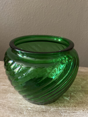 EO BRODY G107 GREEN GLASS SWIRL BOWL VTG